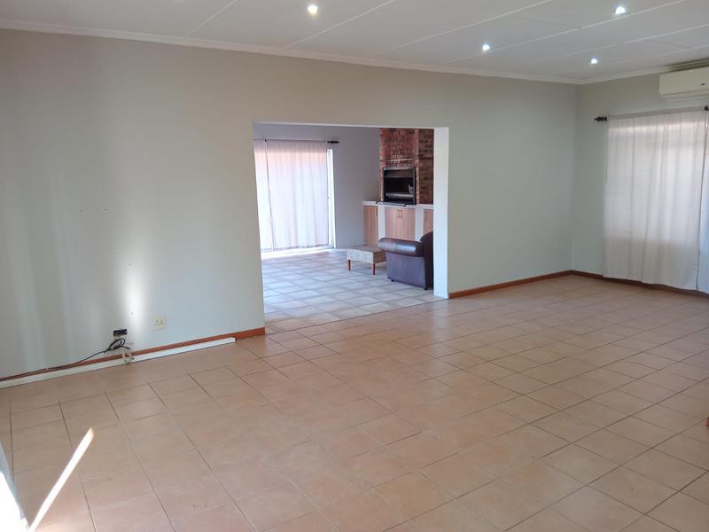 To Let 3 Bedroom Property for Rent in Sunnyside Eastern Cape